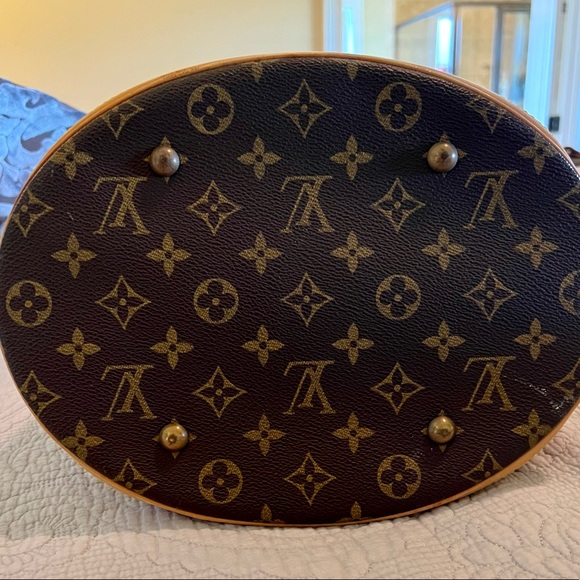 Authentic Louis Vuitton Monogram Bucket Bag GM - Picture 6 of 11